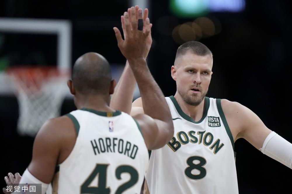 队时保持控 队时保持控