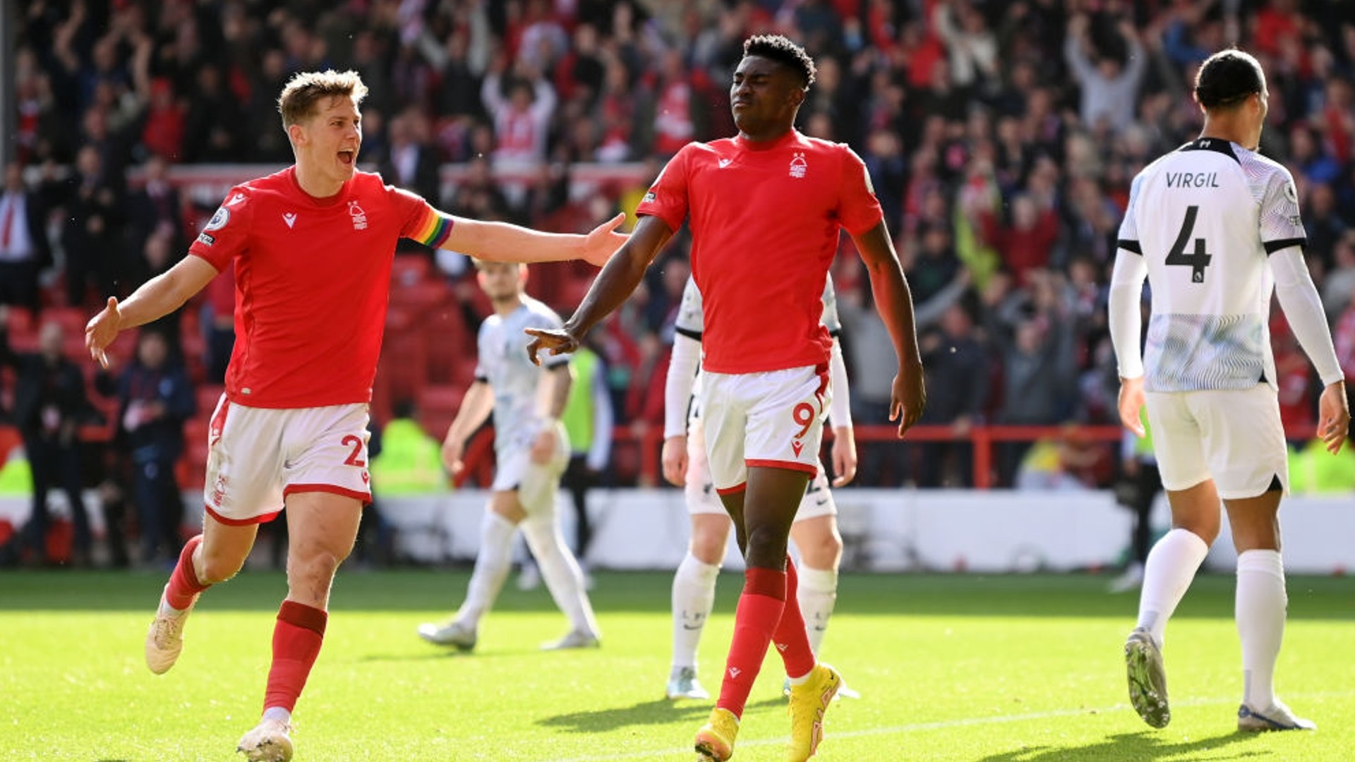 有人称赞他 有人称赞他